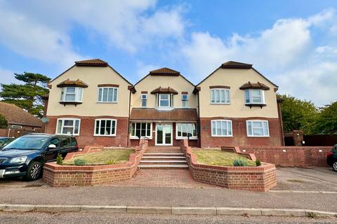 1 bedroom flat for sale, Louise Close, Walton on the Naze, CO14