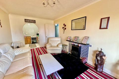 1 bedroom flat for sale, Louise Close, Walton on the Naze, CO14