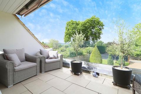 4 bedroom detached house for sale, The Fairway, Midhurst, West Sussex