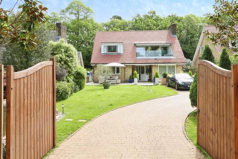 4 bedroom detached house for sale, The Fairway, Midhurst, West Sussex