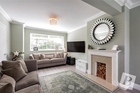 6 Kenway, Rainham, RM13 9PY