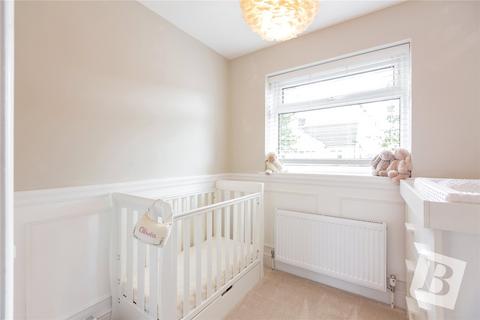 6 Kenway, Rainham, RM13 9PY