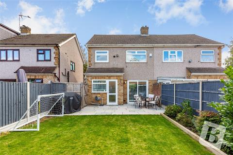 6 Kenway, Rainham, RM13 9PY