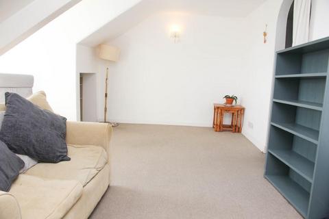 1 bedroom flat to rent, Regents Terrace, Penzance, TR18