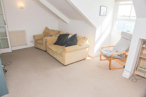 1 bedroom flat to rent, Regents Terrace, Penzance, TR18