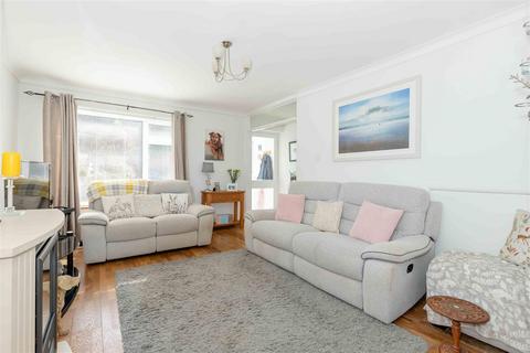 61 Coleridge Crescent, Goring By Sea, Worthing, BN12 6LU