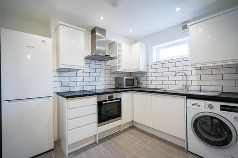 3 bedroom apartment to rent, Parkway, Camden Town, NW1