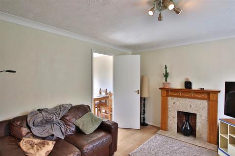 3 bedroom terraced house to rent, Laurel Avenue, Walton Cardiff, Tewkesbury