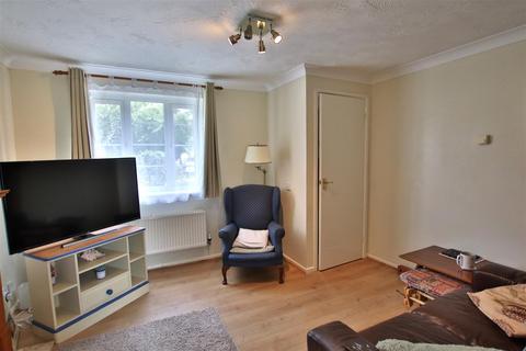 3 bedroom terraced house to rent, Laurel Avenue, Walton Cardiff, Tewkesbury