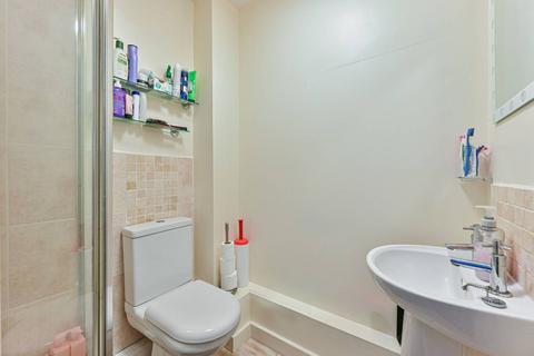 2 bedroom flat for sale, Old Kent Road, Peckham, London, SE15