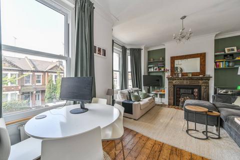 3 bedroom flat to rent, Latchmere Road, Battersea, London, SW11