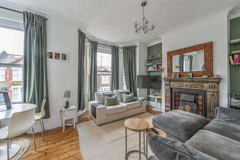 3 bedroom flat to rent, Latchmere Road, Battersea, London, SW11