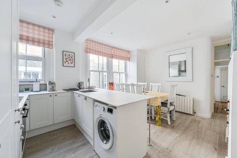 3 bedroom flat to rent, Latchmere Road, Battersea, London, SW11