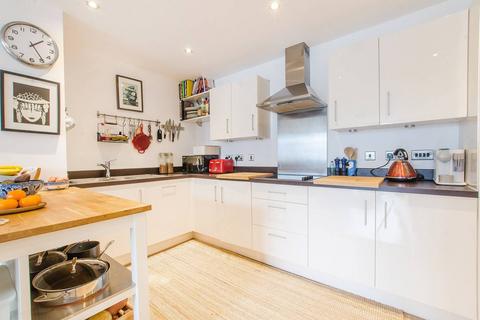 3 bedroom flat for sale, Thurston Road, Lewisham, London, SE13