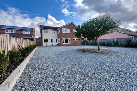 4 bedroom detached house for sale, Mangapp Chase, Burnham-On-Crouch