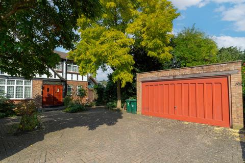 4 bedroom semi-detached house for sale, Queens Close, Edgware, HA8