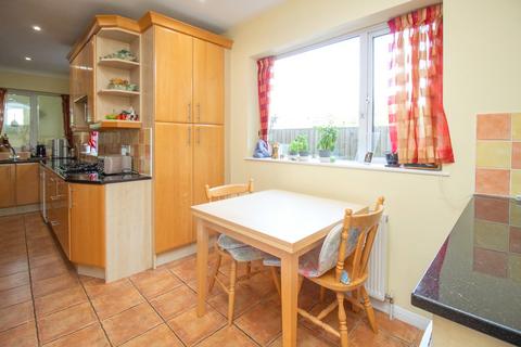 7 Queens Close, Edgware, HA8 7PU