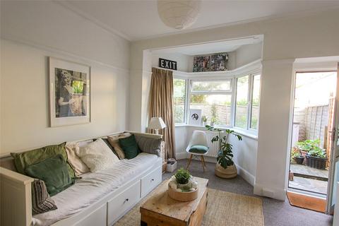 2 bedroom apartment for sale, Highcliff Drive, Leigh-on-Sea, Essex, SS9