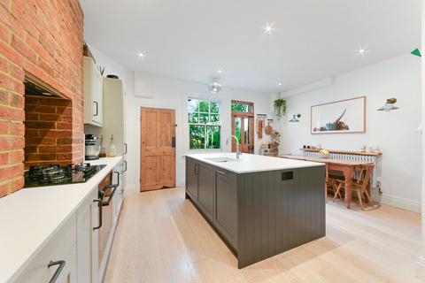 1 Gordon Road, Surbiton, KT5 9AR