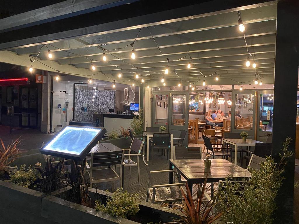 92, Station Road London, E4 7 BA
