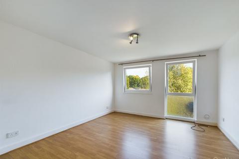 1 bedroom flat for sale, Woodpecker Mount, Pixton Way, Croydon