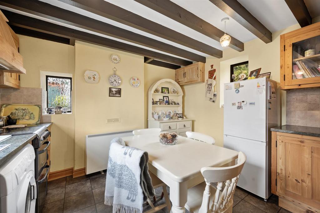 Kitchen - dining table.jpg