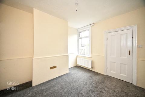 2 bedroom terraced house for sale, Tennyson Road, Luton, Bedfordshire, LU1