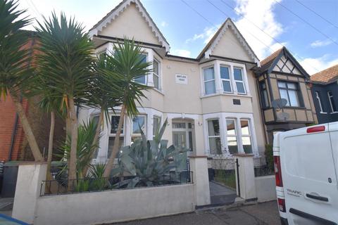 4 bedroom end of terrace house for sale, Westcliff Park Drive, Westcliff-On-Sea