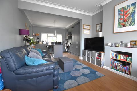 4 bedroom end of terrace house for sale, Westcliff Park Drive, Westcliff-On-Sea