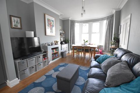 4 bedroom end of terrace house for sale, Westcliff Park Drive, Westcliff-On-Sea