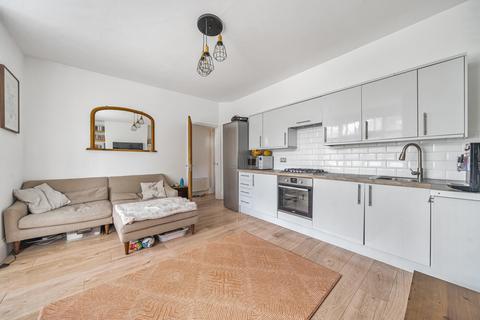 2 bedroom maisonette for sale, Silverdale, London