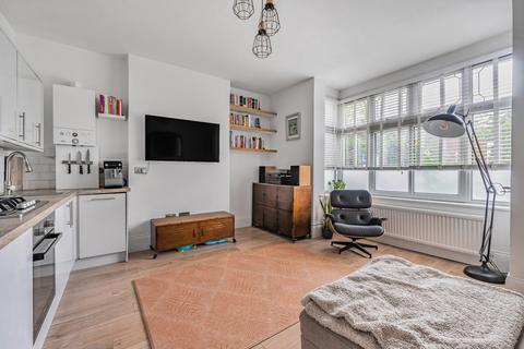 2 bedroom maisonette for sale, Silverdale, London