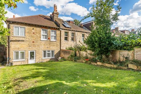 153a Silverdale, London, SE26 4SQ