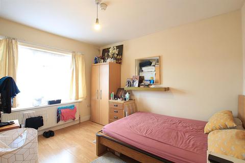 1 bedroom apartment to rent, Rosemary Avenue First Floor Right, Hounslow TW4