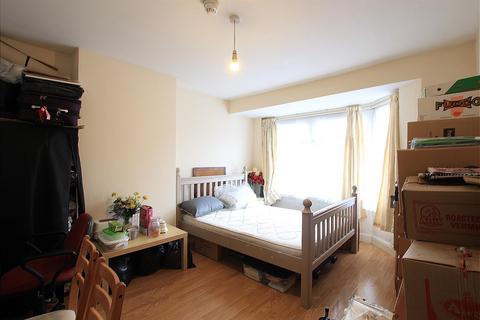 1 bedroom apartment to rent, Rosemary Avenue First Floor Right, Hounslow TW4