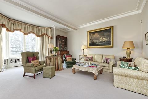 3 bedroom flat to rent, Ennismore Gardens, Ennismore Gardens, London, SW7