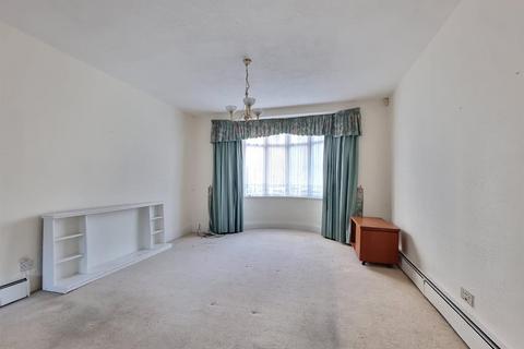 3 bedroom end of terrace house for sale, Ashburton Avenue, Ilford