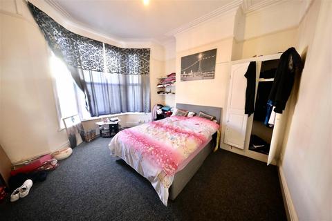 3 bedroom end of terrace house for sale, Suffolk Street, Hull