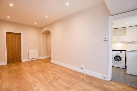 2 bedroom flat for sale, Marlborough Road, Richmond