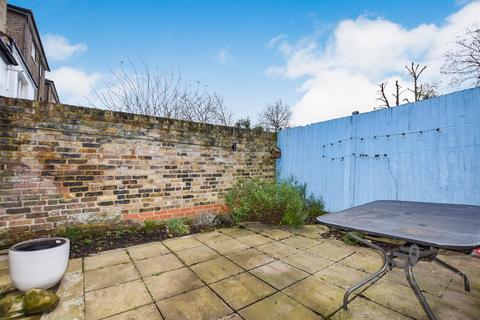 2 bedroom flat for sale, Marlborough Road, Richmond