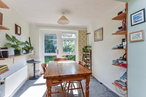 12 Sandy Close, Petersfield, GU31 4HF