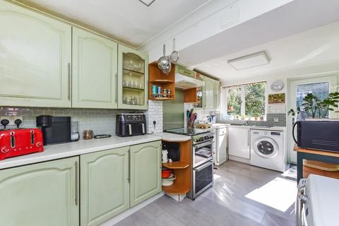 12 Sandy Close, Petersfield, GU31 4HF