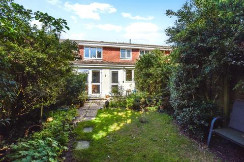 12 Sandy Close, Petersfield, GU31 4HF