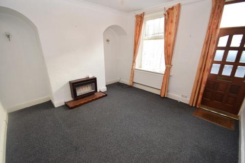 3 bedroom terraced house to rent, Mannville Grove, Keighley BD22