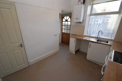 3 bedroom terraced house to rent, Mannville Grove, Keighley BD22