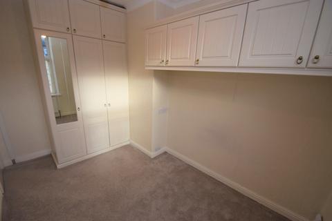 3 bedroom terraced house to rent, Mannville Grove, Keighley BD22