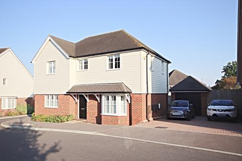 4 bedroom detached house for sale, Randall Way, Billingshurst