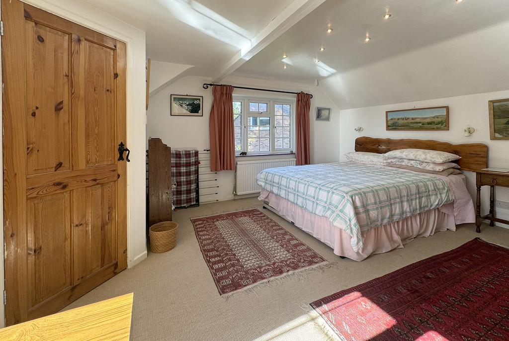 4 DC Bed 1