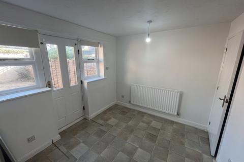 2 bedroom terraced house to rent, Rockingham Road, Bury St. Edmunds