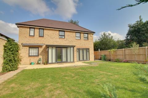 4 bedroom detached house for sale, Stoneman Way, Ramsey